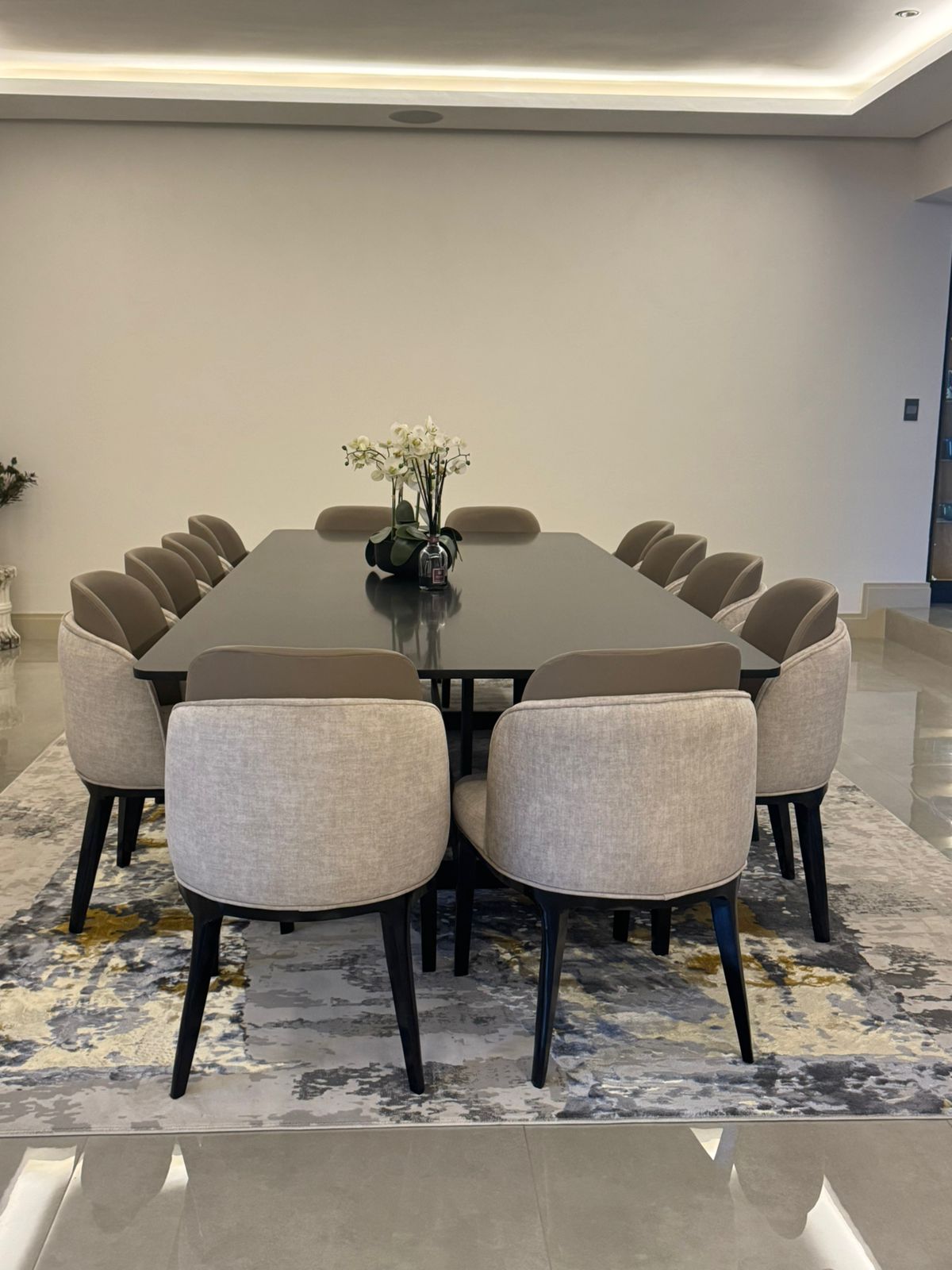 Foyer 12 Seater